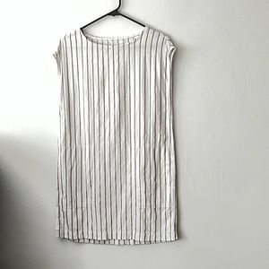 Aritzia nori dress with pocket stripe
